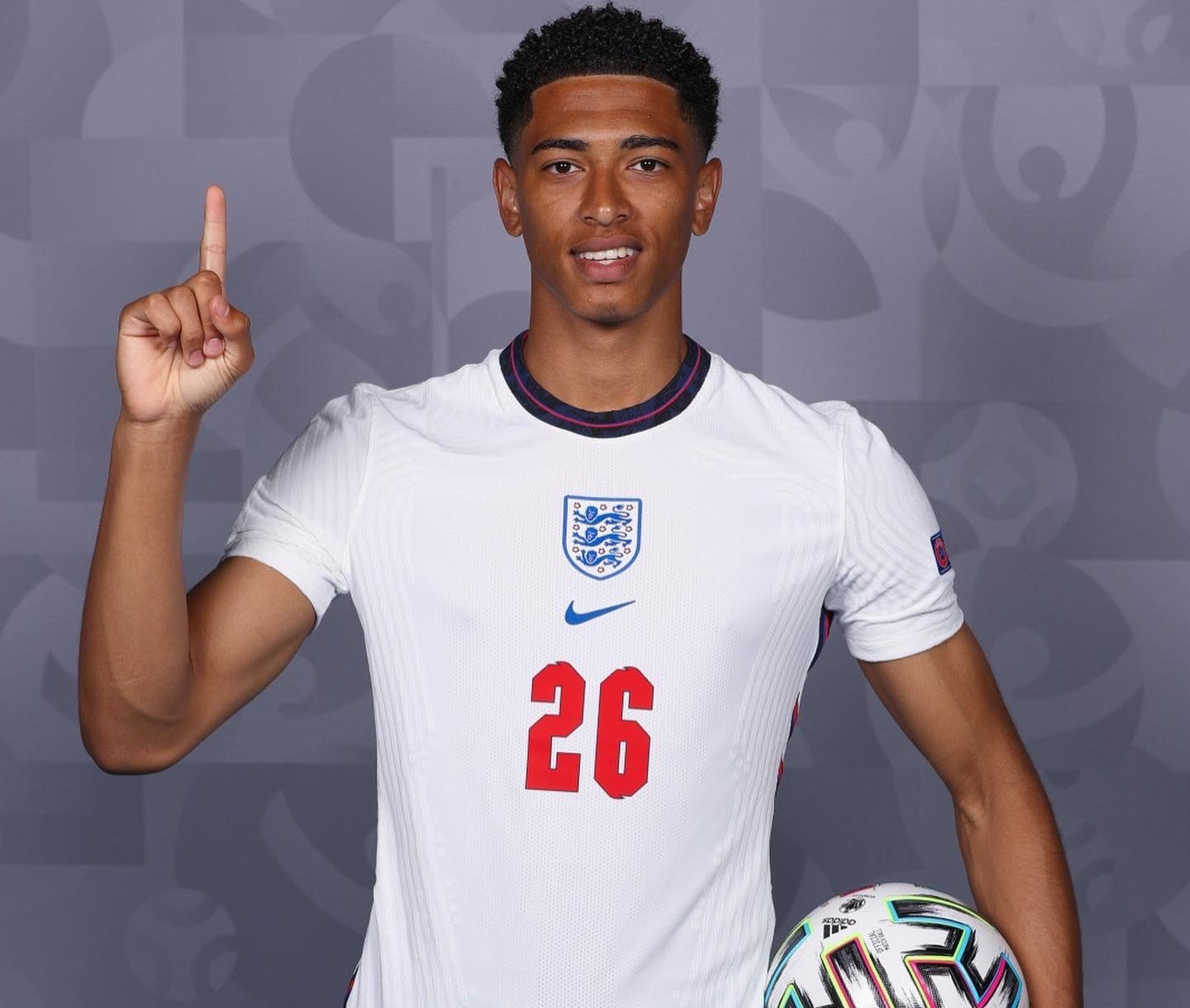 阿根廷电视台报道养老金诈骗案，加斯佩里尼意外成为乌龙主角