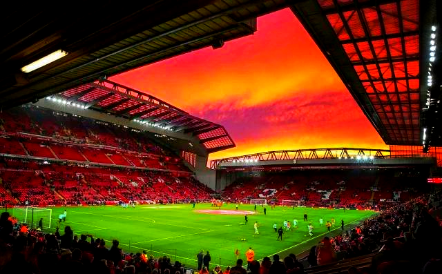 曼城德布劳内助攻斯特林得分