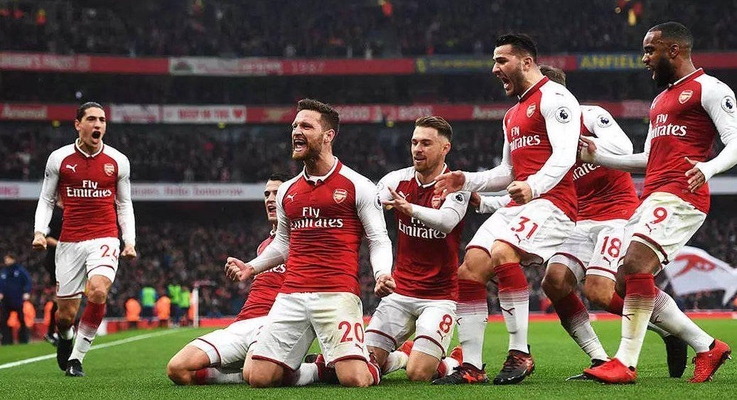 纽卡斯尔新援前锋表现不佳，转会费花销巨大，球队成绩欠佳。