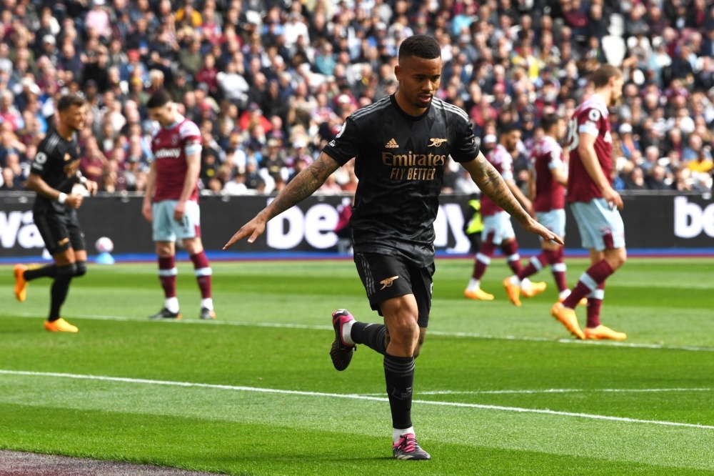 泰伦·卢：我也不知道第三节为啥崩了，这真的伤害了我们