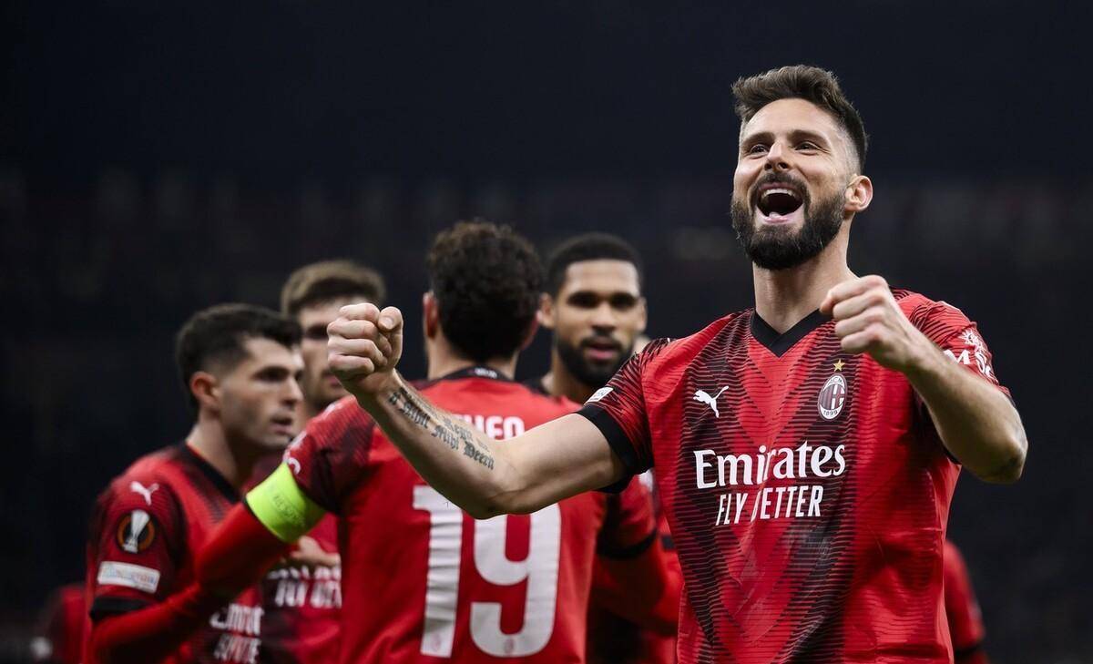 山东泰山推出官方授权球星卡，每盒售价698元