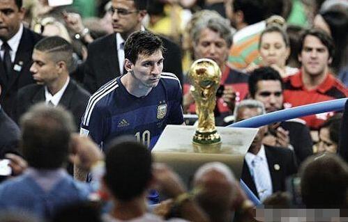 中超降级队换帅风波：洋帅黯然离场，菜鸟能否逆袭？