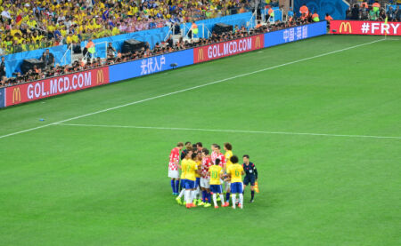 本轮欧冠最佳阵容：姆巴佩、维蒂尼亚领衔，赖斯、库库在列