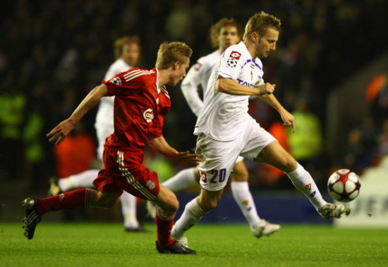 记者：伊萨克已回归纽卡训练，本周他将与俱乐部讨论未来