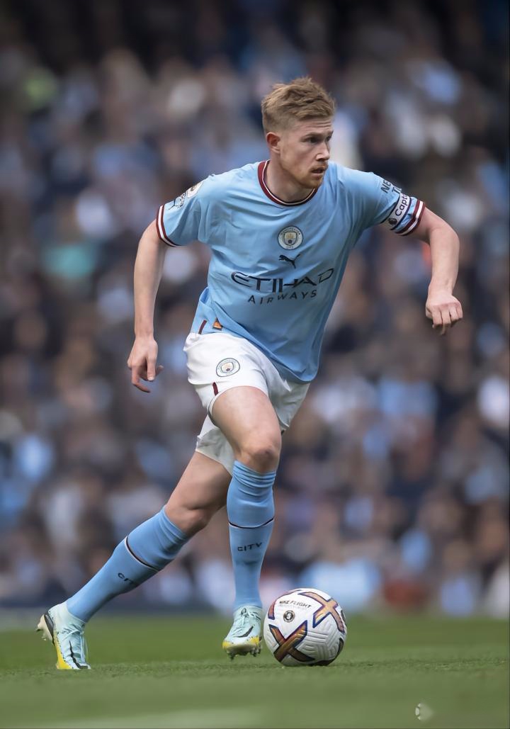 反对者抨击拉波尔塔：诺坎普还没完工，你们到底在庆祝什么？